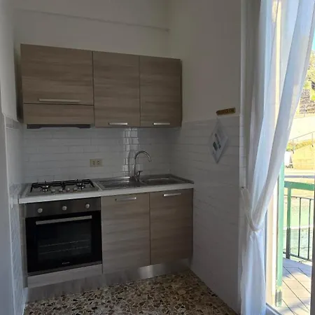 Delle Rose בית הארחה